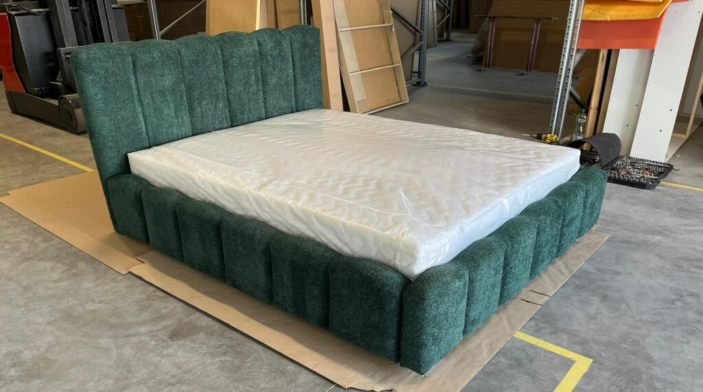 Realizacja : Łózko sypialniane z materacem B18