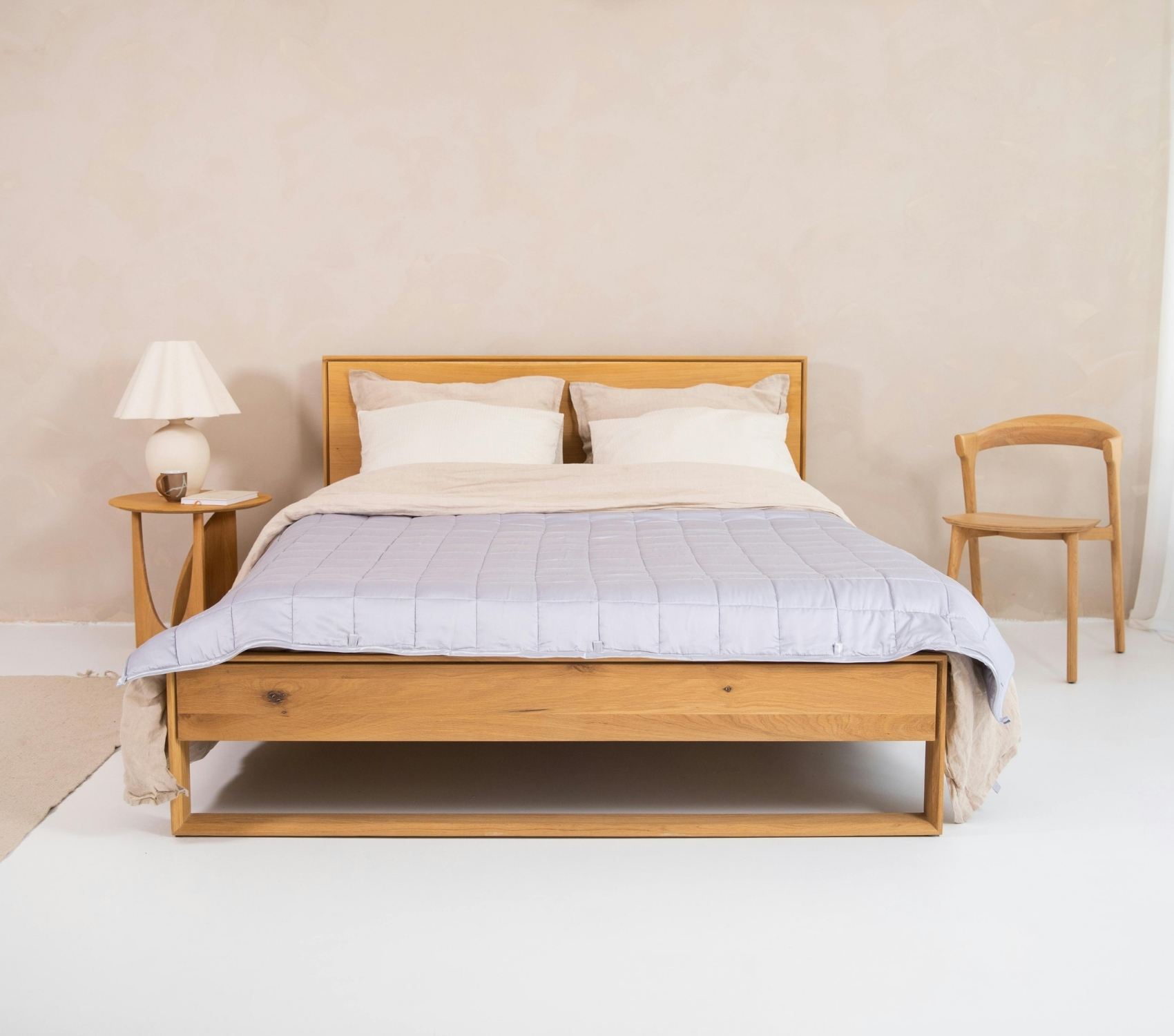 Jak dobrać łóżko z płyty meblowej do sypialni?