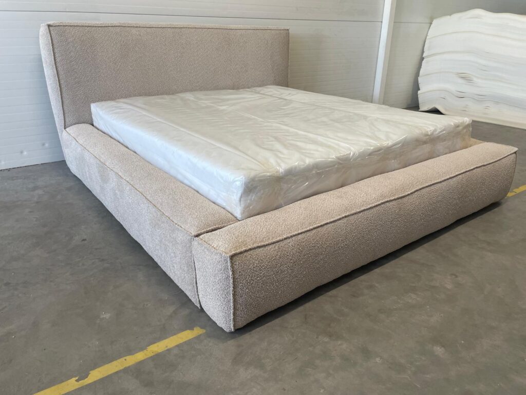 Realizacja : Łóżko sypialniane P1